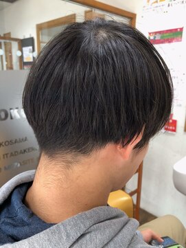 カットサロン HnT マッシュ刈り上げ