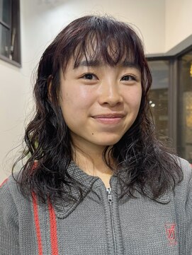 ナループロアオハナ(Nalu pu loa ohana) ロングパーマ/クリープパーマ/大きめパーマ/ピンクブラウン