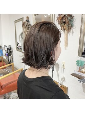 ヘアメイク アンフィ(amphi) くしゅっとボブ