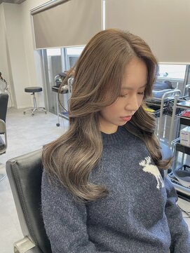 レブ 三条河原町(Reb,) ブリーチなしレイヤーカットグレーベージュ韓国ヘアワンホン