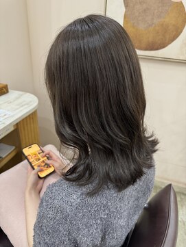 キュオンシア(CUEON. ciea) オリーブグレージュ