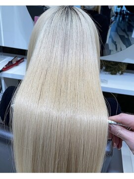 リジー 京橋(LYZY) ブリーチ/ハイトーンカラー/ベージュカラー/［大阪京橋］