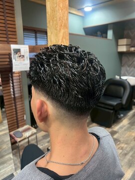 スタンドバーバー 柏(STAND BARBER) MEN’S HAIR/サーフカール/刈り上げセンターパート/<理容室>
