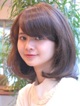 レウナ 外苑前(Reuna) 大人可愛い内巻きスタイル【外苑前・青山・表参道】