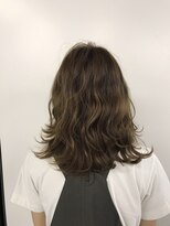 ネオリーブエム(Neolive em;)&nbsp;neolive em ハイライトたっぷりミディ☆☆