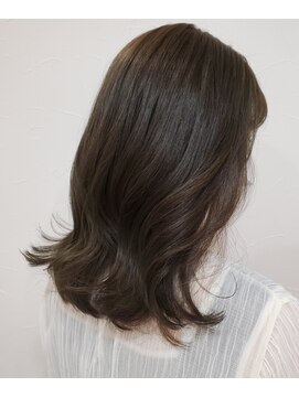 フゥカ 売市店(fuka) オリーブカラー×韓国人風スタイル