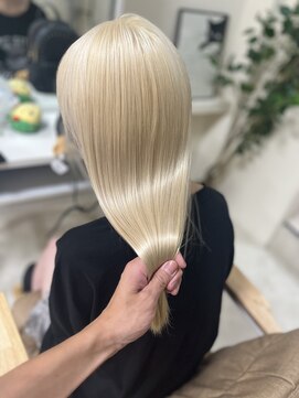 カリーナ(CARINA) ハイトーンカラー/ブロンドカラー