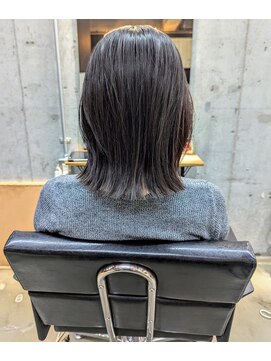 ローハ アゲオ(Lowha -ageo-) カットで激変！ロング→くびれボブにスタイルチェンジ