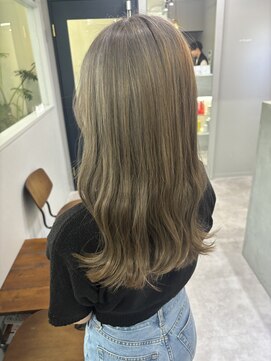 アトレ 梅田店(attrait) オリーブベージュ〇