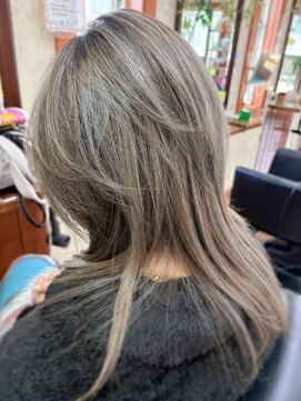 エリカ(hair salon elica) ハイライトブリーチカラー・ウルフロング