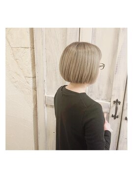 ルパラディ(leparadis) ミルクティベージュ×ミニボブ