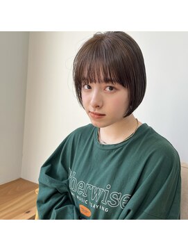 ジジ 代々木(Gigi) 【Gigi】外ハネボブ セクションカラー ペールベージュ