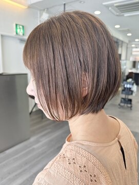 ビューエヒメ(VIEW EHIME) 大人ラフウェーブ外ハネボブダークブラウンスウィングショート