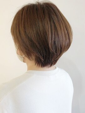 リコ(LIKO) 大人ショート☆似合わせカット/ひし形シルエット/白髪染め