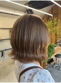 キャラメルベージュ