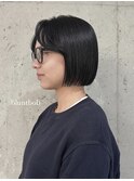 黒髪切りっぱなしボブ