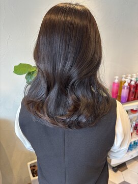 リベラル(liberal) 韓国風巻き くびれレイヤー オリーブグレージュ【20代/30代】