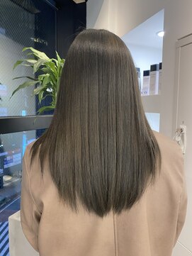 ジーナ 渋谷駅前(Zina) オリーブカラー