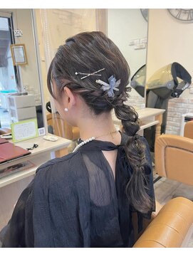 パザパミニヨン(pas a pas mignon) 編みおろしパーティーヘア