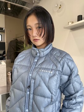 ステン(sten) 顔まわりレイヤー切りっぱなしボブカット