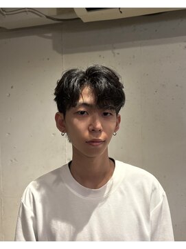 アルティ(arti) 刈り上げなし 韓国風センターパート