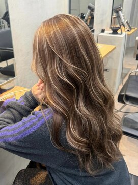 トゥイン 八王子(TWIN) ハイライトデザインカラーココアベージュレイヤーカット