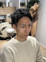 ウノプリールヴァモス(unopulir Vamos) 30代ビジネスメンズヘア刈り上げスパイキーショート