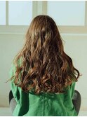 パーマ風ロングヘア