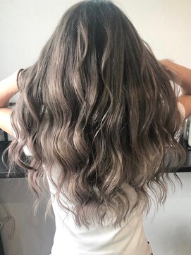 リーブル(Libre) 外国人風コントラストバレイヤージュカラー