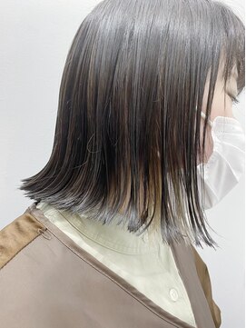 オンザ(ONTHE) ナチュラルグレージュ喉ライン切りっぱなしボブ【林京平】