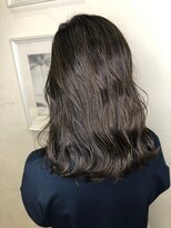 エコモ ヘアー(E Komo hair) ゆる巻きオリーブアッシュ