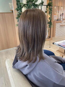 アドラーブル 長岡リップス旭岡店(adorable) ミディアムスタイル×透明感ベージュ×20代30代