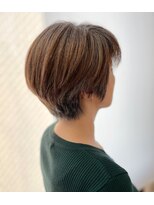 ハートボックス 四谷店(Heart box) 大人女性に向けた、後頭部に丸みのある柔らかショートスタイル