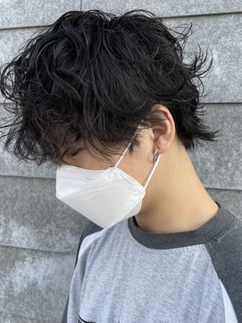 ヒュイル バイ ニアウ(Hwyl by Niau) メンズマッシュウルフスパイラルパーマニュアンスパーマ