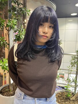 ヘアーアンドメイク ビス(HAIR&MAKE bis) ネイビー×顔まわりレイヤー【多田　華歌】