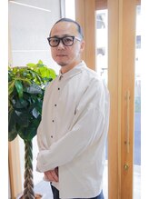 【スタイリスト　岡部 良平 (オカベ リョウヘイ)】