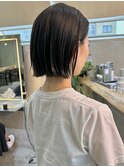 切りっぱなしボブ カジュアルヘア 縮毛矯正でより扱いやすく