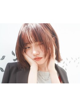 ヘアデザイナーとしても活躍する実力派スタイリストが、小顔カットで貴方史上最高のスタイルをご提案♪