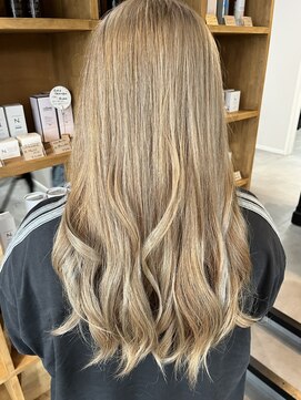 ベージュカラー