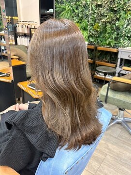 ワンカラーでつくるオリーブベージュ