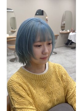 シカ 神戸三宮元町店(Cica) ハイトーン 水色 ブリーチ ウルフ ボブ ケアブリーチ 三宮 神戸