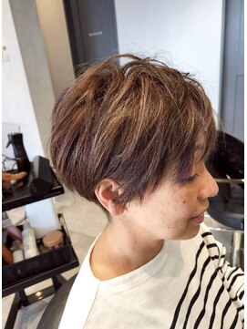 ジェコ ブラン(gecko. brun) ジェンダーレスショート/ハイライト/顔周り #武蔵小山美容室