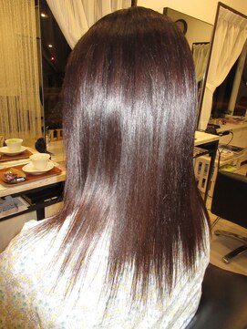 コア フィール ア デイ(COIFFURE A DAY) 【見附今町M3D】ストレート