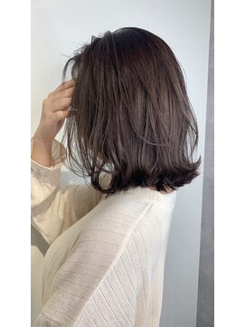 アンダーバーホワイト 高槻店(_WHITE) 切りっぱなしフェミニンボブ