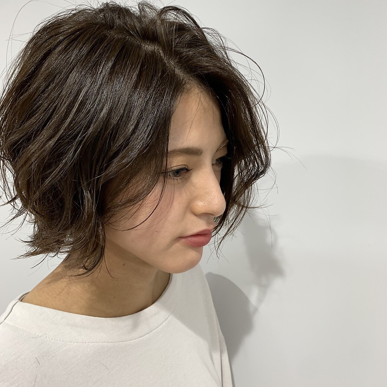 クセをいかしたショートボブ：L062974158｜ファクトリー ヘアー