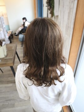 アルル ヘアー(ALULU HAIR) うっすらハイライトで『ライトベージュ』