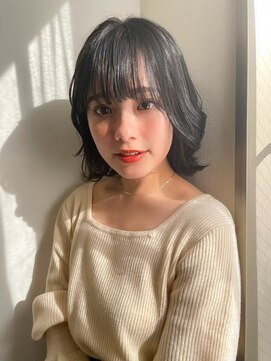 イオエ(ioe) イメチェン/外ハネボブ/ワイドバング/ブルーブラック/美髪