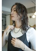 ブリーチパーマ顔まわりレイヤーカットロングナチュラルウルフ