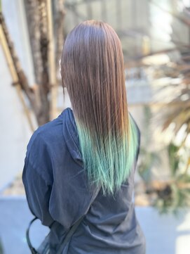 サーティーン(THIRTEEN) 毛先のブリーチで色遊び(20代)