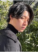 S字のカールが人気のセンターパート×波巻きスパイラルパーマ